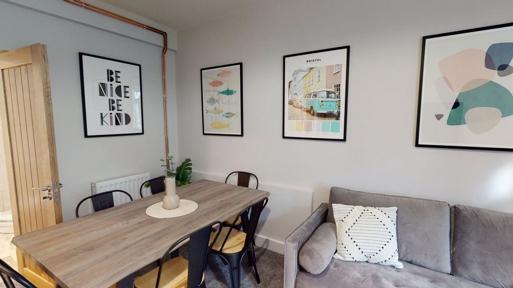 Property photo 3 of 12 A Stylish And Inviting Large Modern Living Room, P...