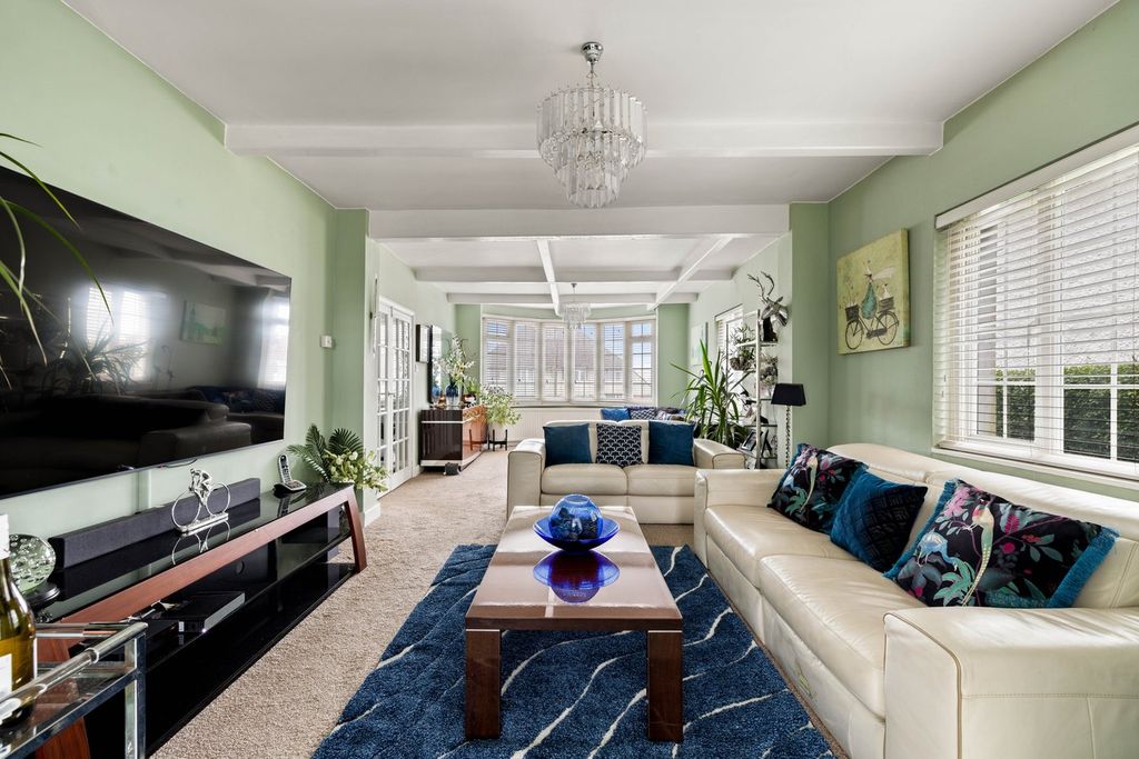 Property photo 2 of 26