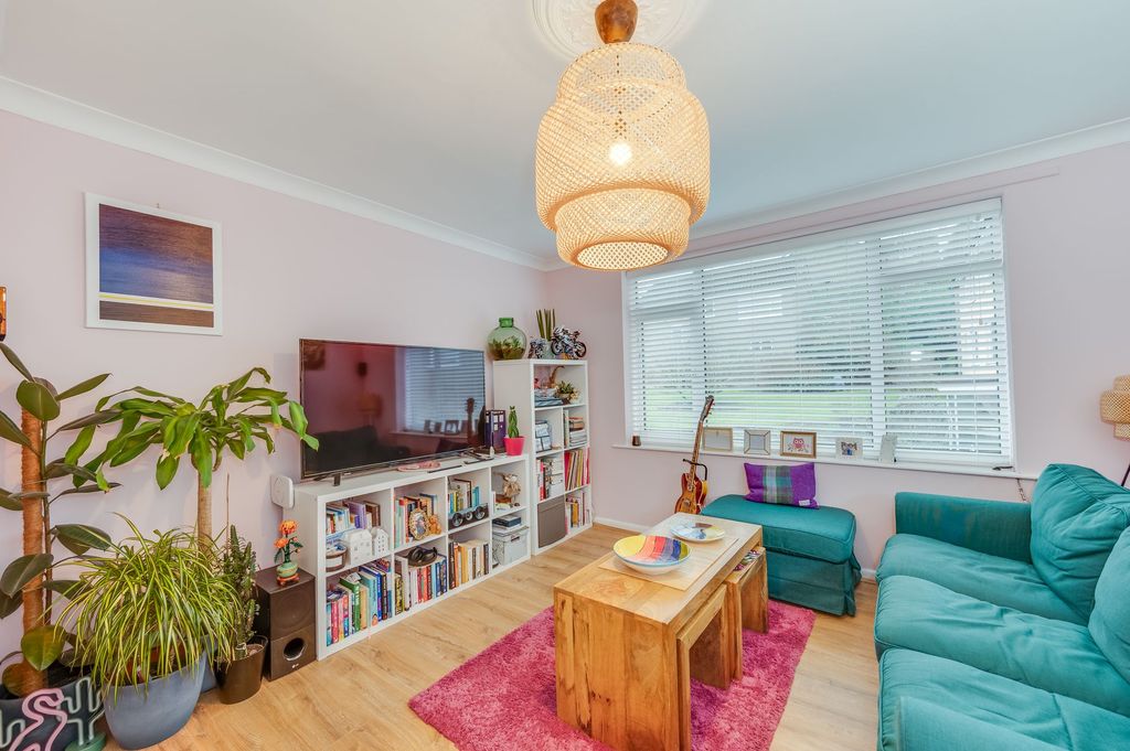 Property photo 3 of 12