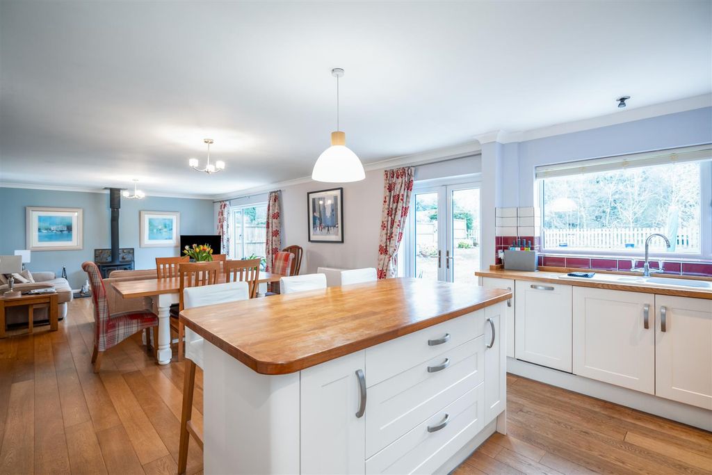 Property photo 2 of 13 153 Station Lane-10_Lo.Jpg