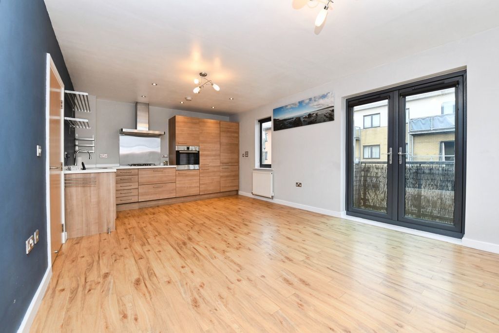 Property photo 3 of 11 Internal