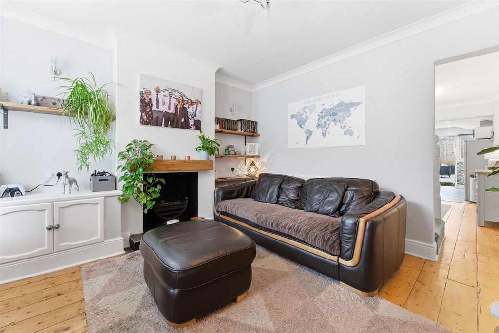 Property photo 2 of 17 Picture No. 04