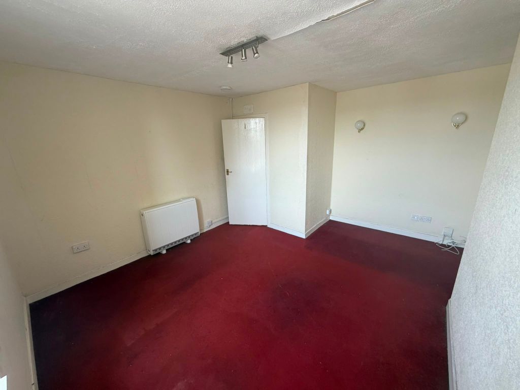 Property photo 3 of 13 3.Jpg