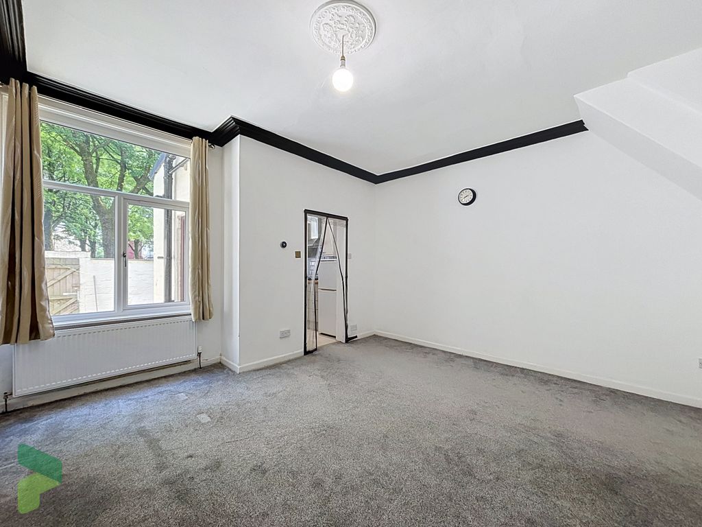 Property photo 3 of 15 Living Room/Dining Room
