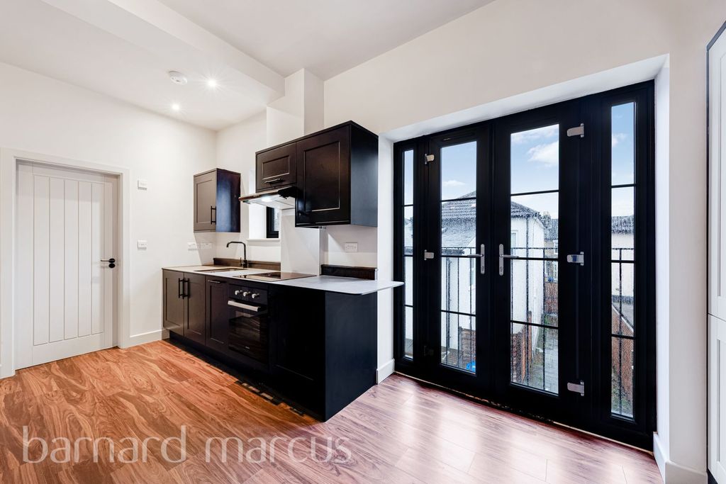 Property photo 2 of 8 Image