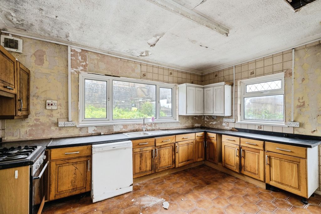 Property photo 3 of 17 Pbox-Img.Jpg