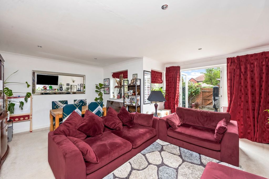 Property photo 3 of 18