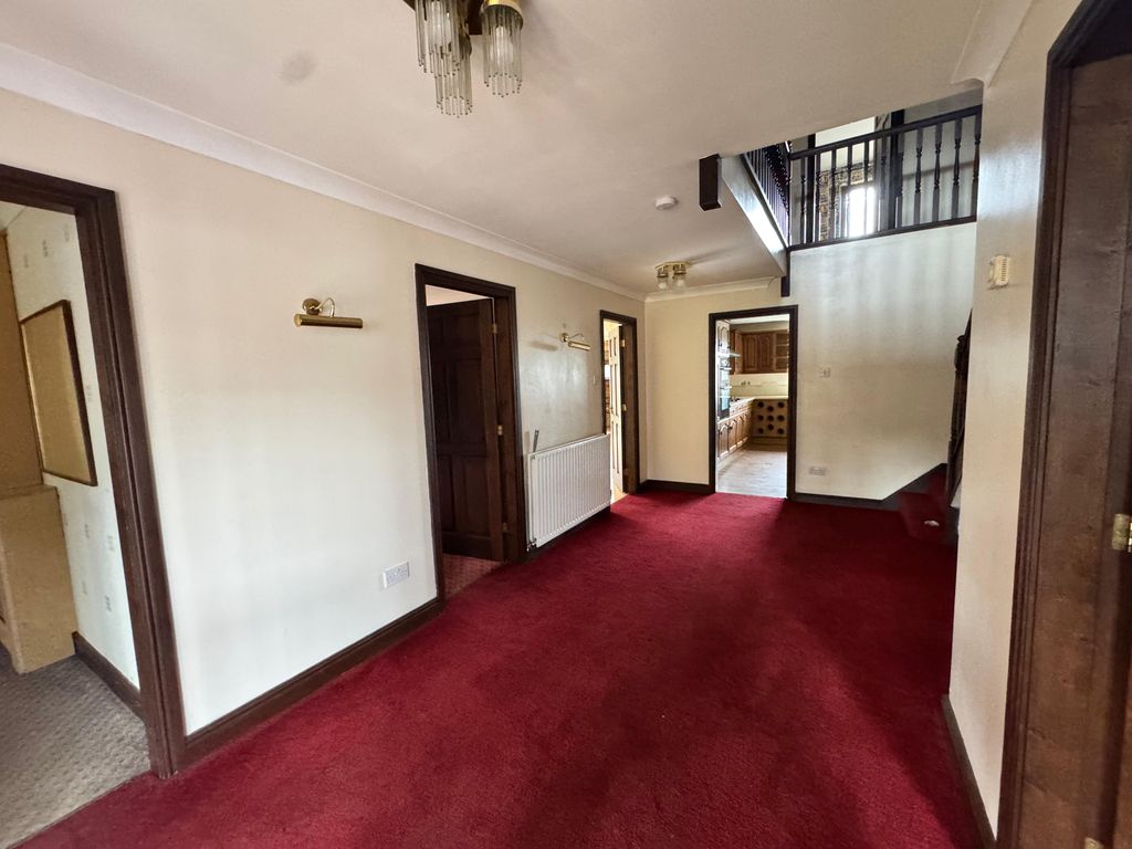 Property photo 3 of 27 Hallway