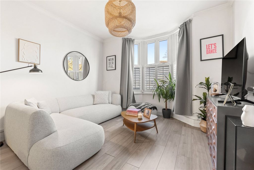 Property photo 2 of 20 Picture No. 15