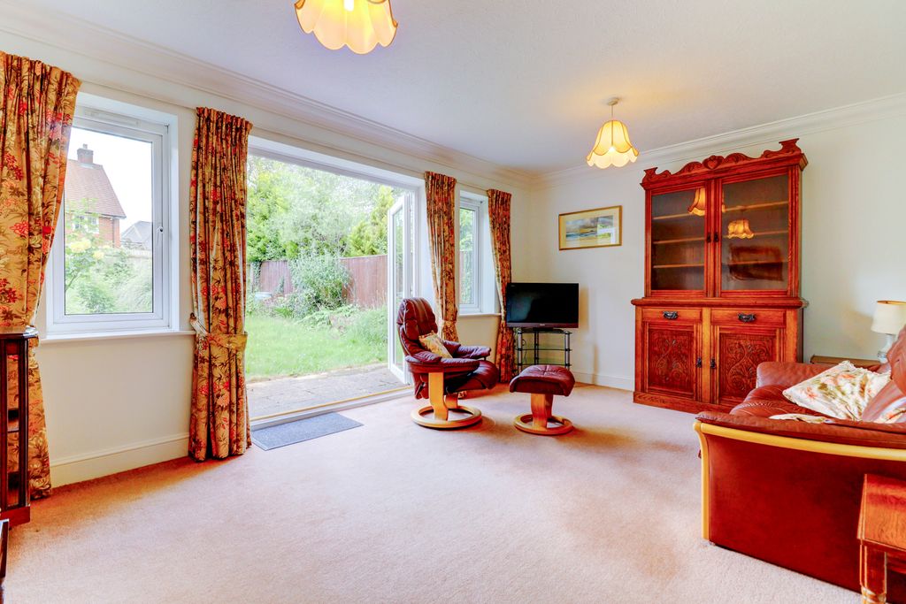 Property photo 2 of 12 Picture No. 04