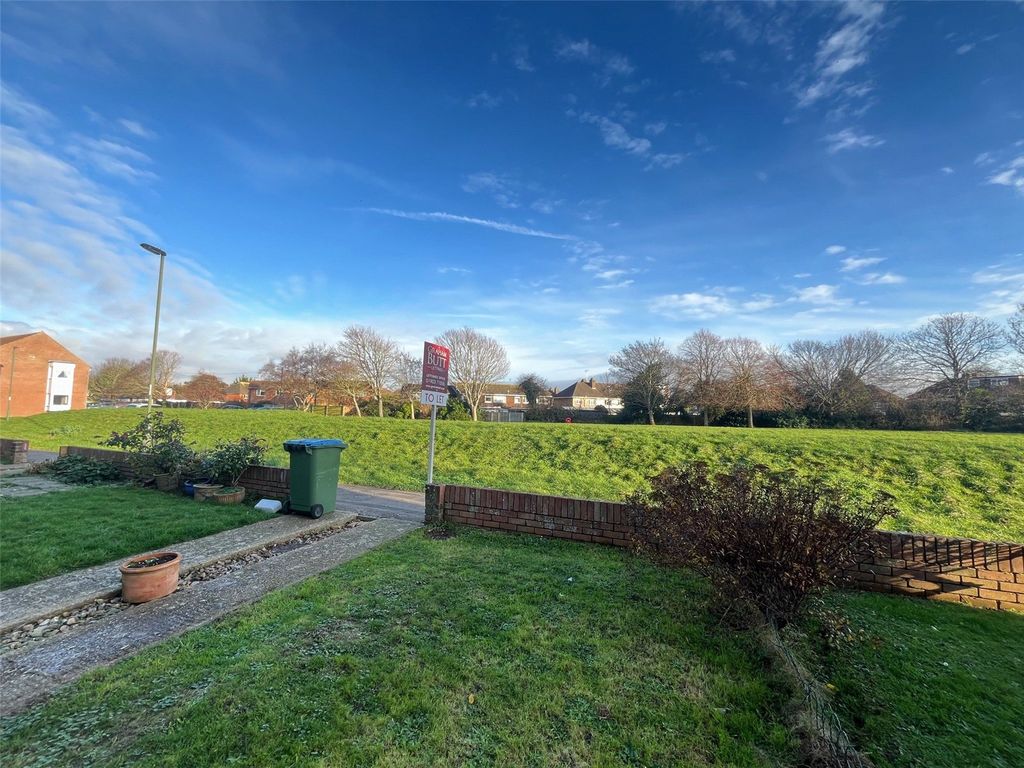 Property photo 2 of 9 Picture No. 14