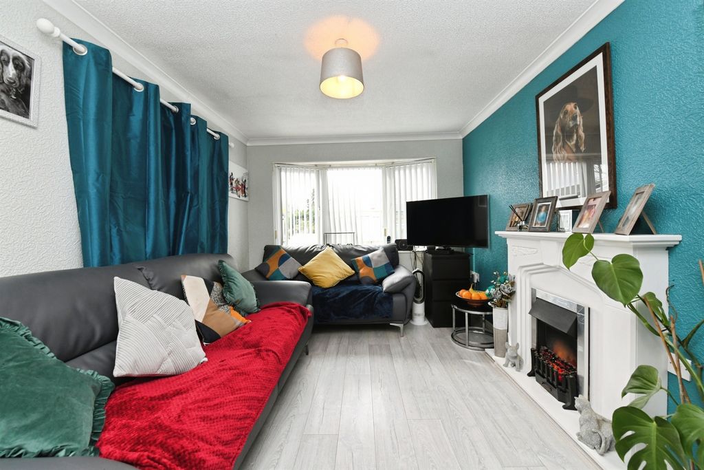 Property photo 2 of 14