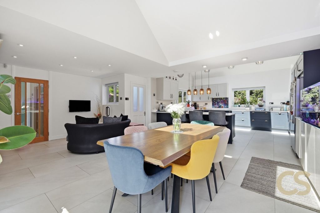 Property photo 3 of 26 3557316