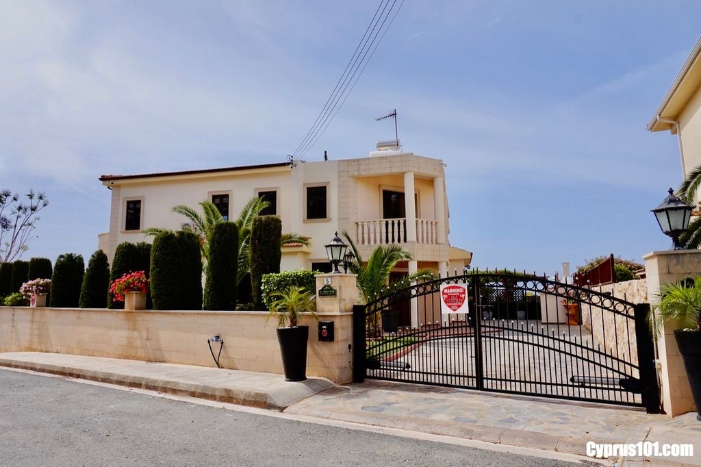 Property photo 1 of 25 Peyia Luxury Villa