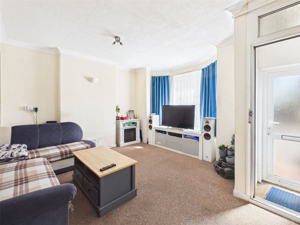 Property photo 3 of 17 Picture No. 28