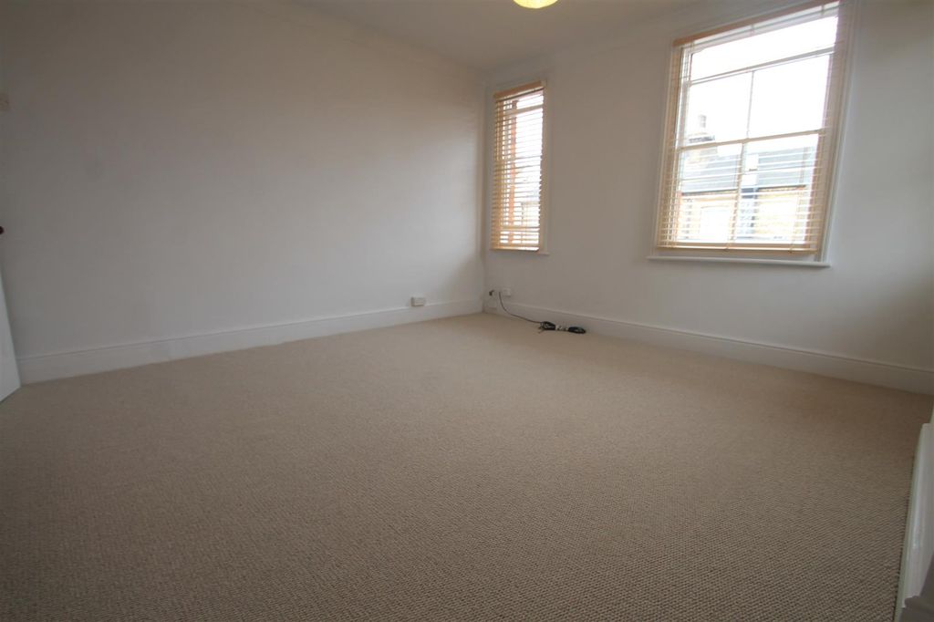 Property photo 3 of 10 Img_0490.Jpg