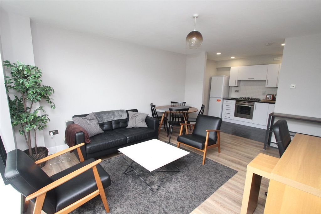 Property photo 2 of 10 Picture No. 04