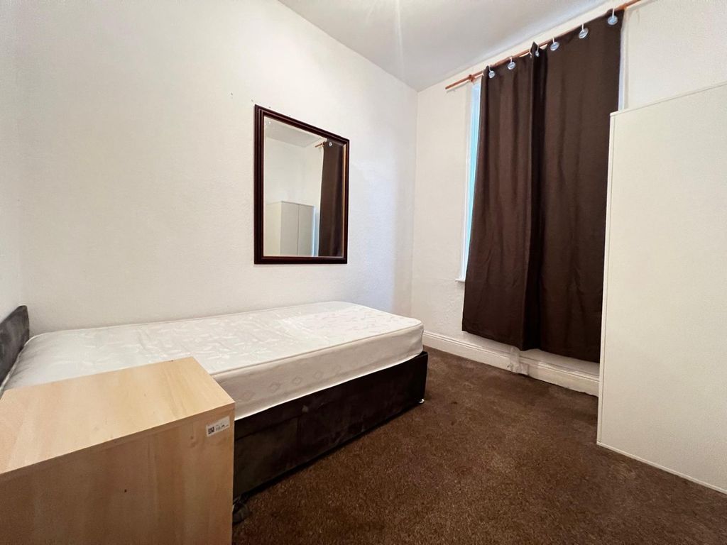 Property photo 1 of 2