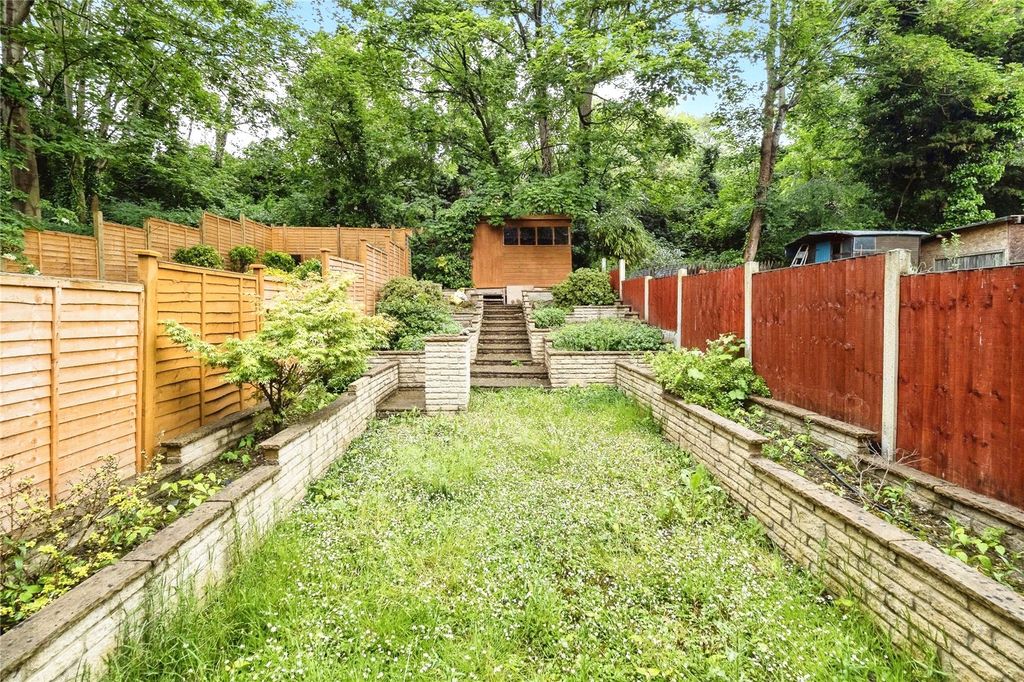 Property photo 3 of 11 Garden