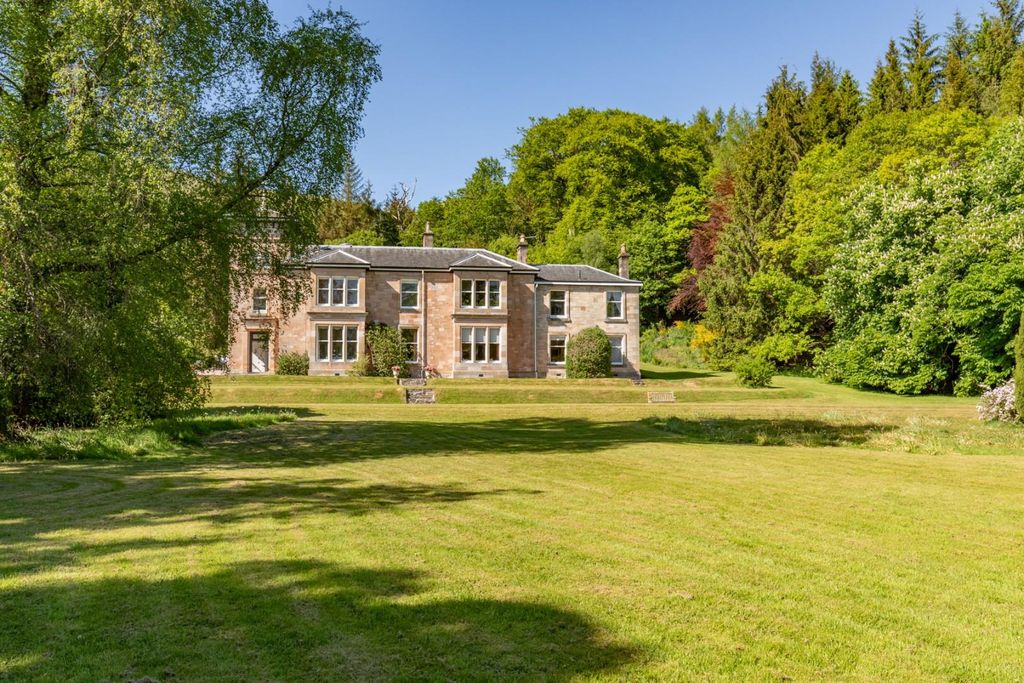 Property photo 1 of 25