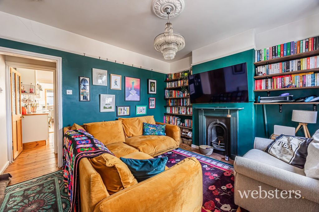 Property photo 2 of 17