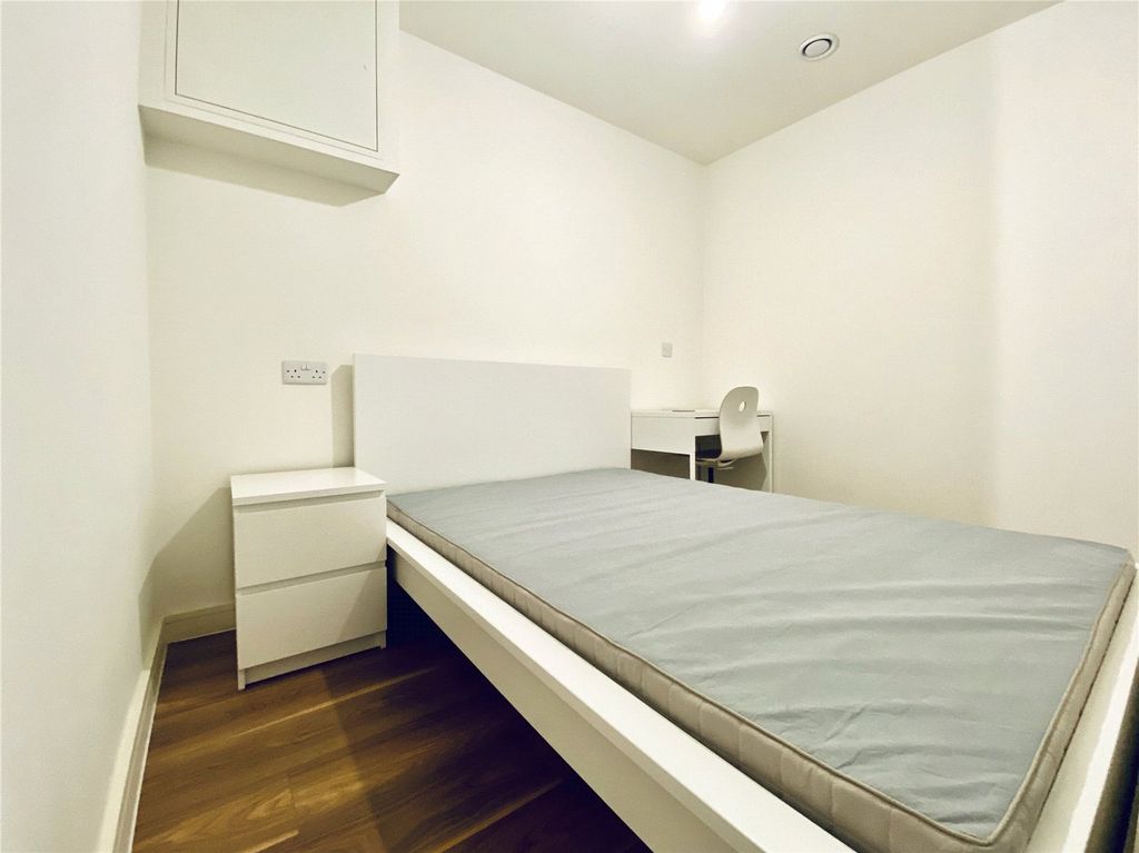 Property photo 2 of 8 1