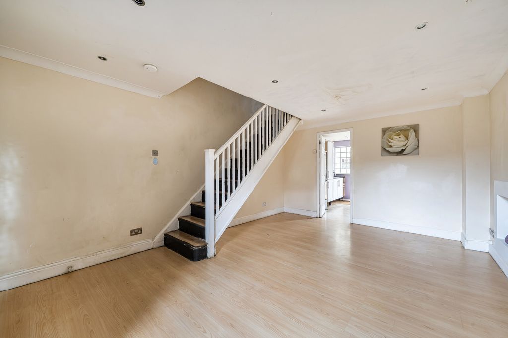 Property photo 2 of 19 1436361-10-69Cbf2...