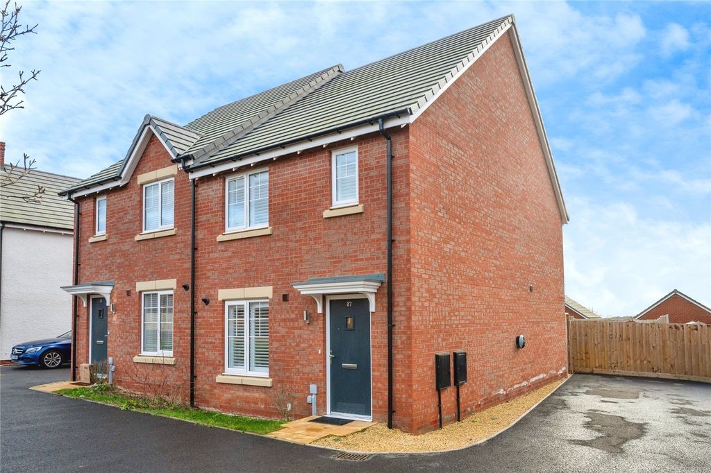 Property photo 1 of 18 Front