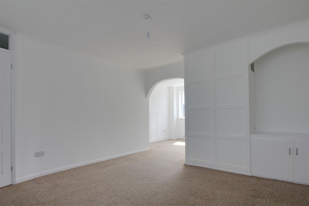 Property photo 3 of 15 Lounge Diner