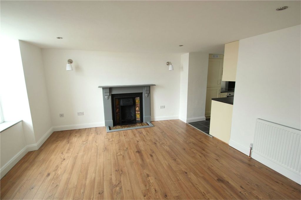 Property photo 3 of 15 Photograph 3