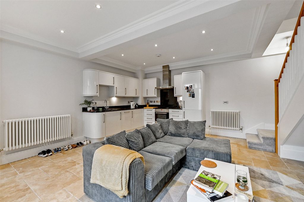 Property photo 3 of 14 Sitting Room