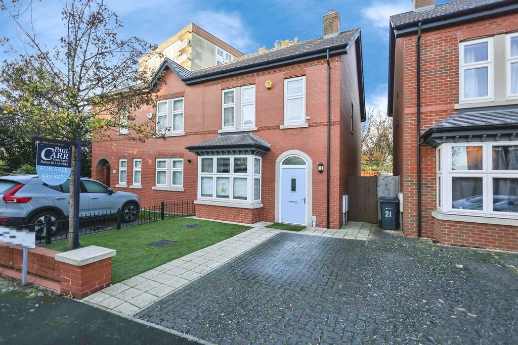 Property photo 2 of 17