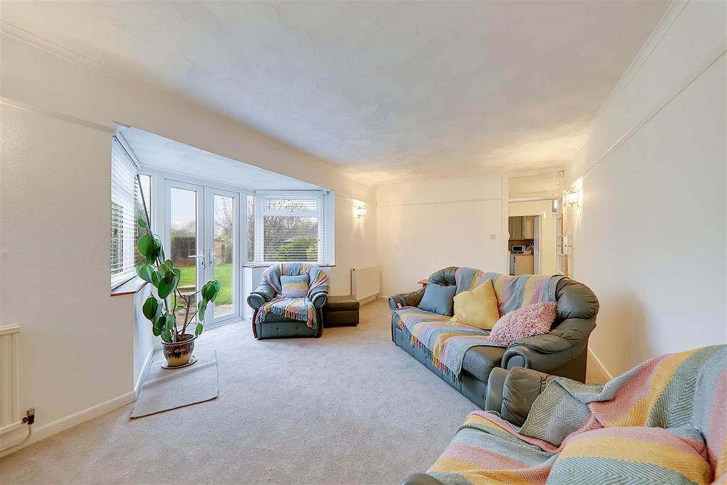 Property photo 3 of 22 Img_4885-Img_4887.Jpg