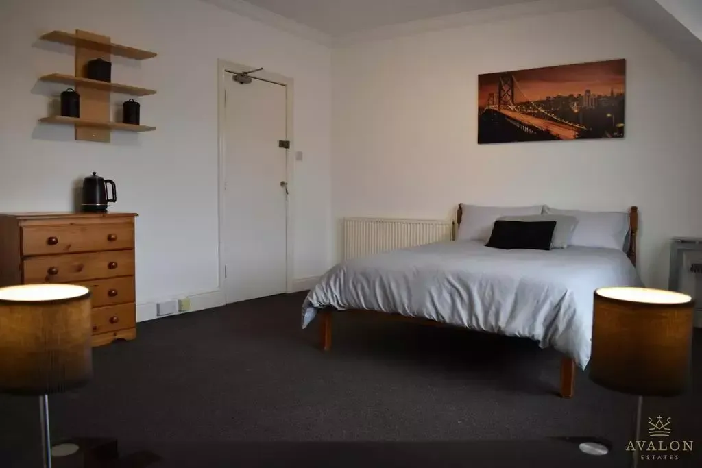 Property photo 1 of 9 Room To Rent Windsor Road, Bournemouth Bh5