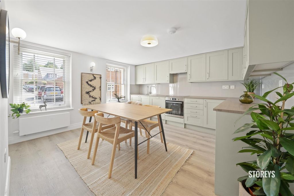 Property photo 1 of 43