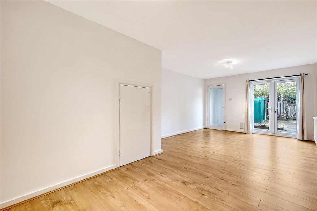 Property photo 1 of 19 Picture No. 04