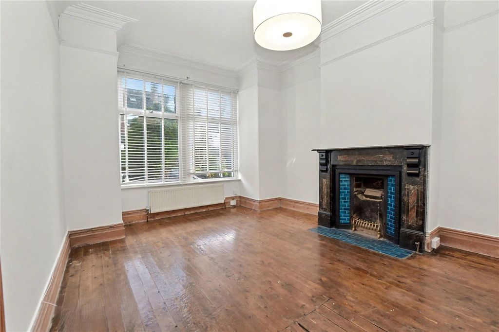 Property photo 3 of 17 Picture No. 23