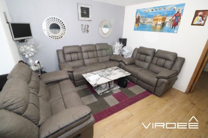 Property photo 2 of 13