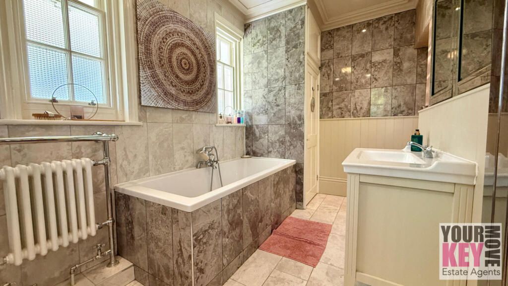 Property photo 2 of 26 Your Key Move - Estate Agents Hythe. Local Experts, Covering Surrounding Areas
