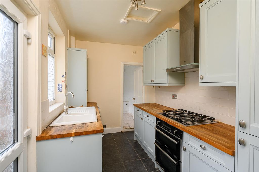 Property photo 2 of 13 Kitchen