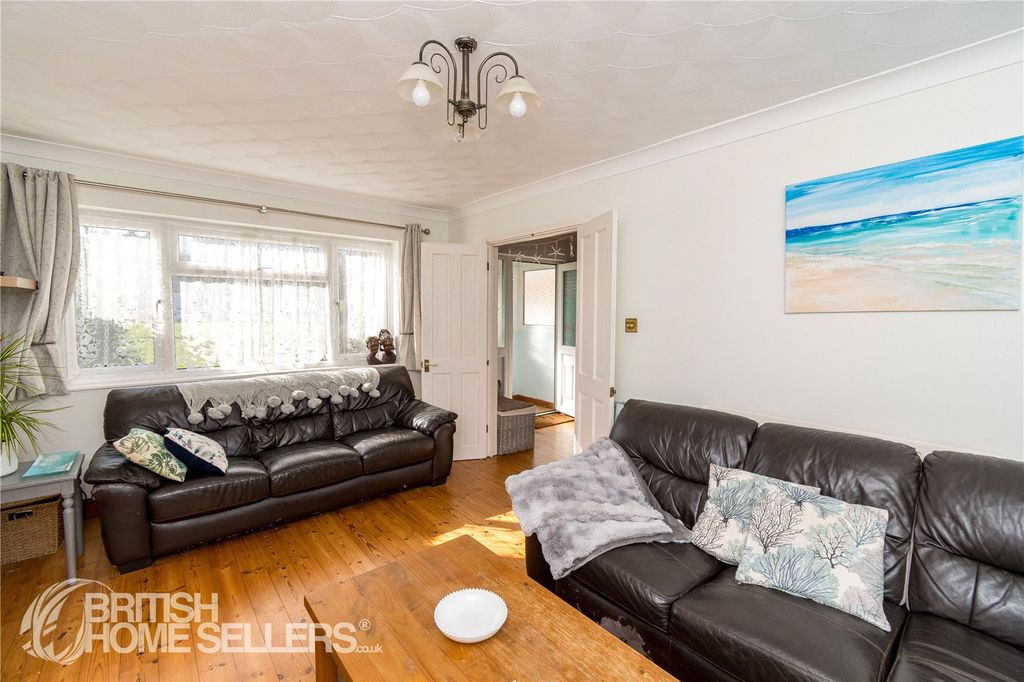 Property photo 2 of 23 Picture No. 12