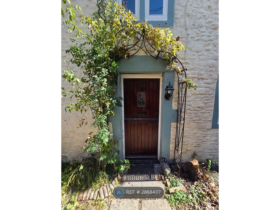 Property photo 2 of 32