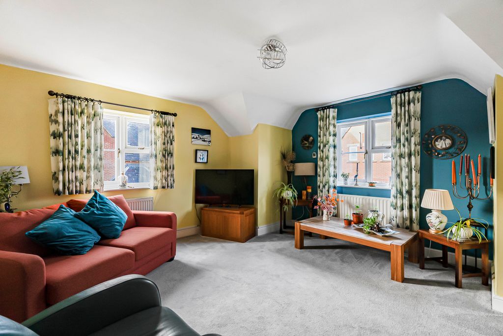 Property photo 2 of 10 Living Room