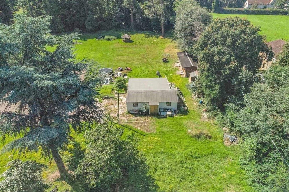 Property photo 3 of 12