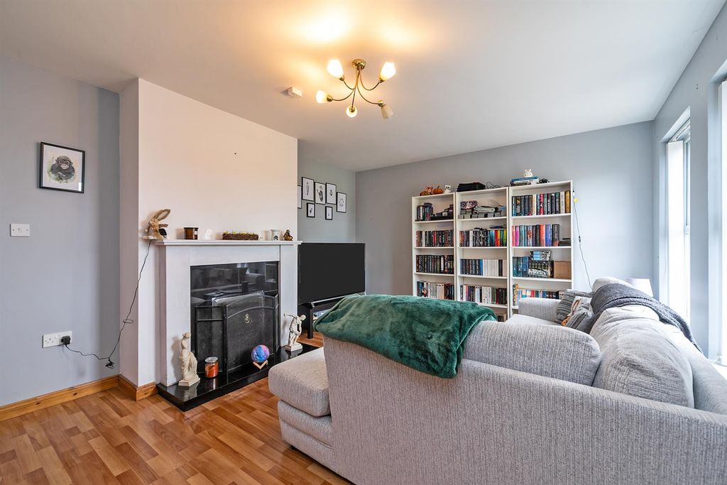 Property photo 3 of 23 120 Monree Hill 01.Jpg