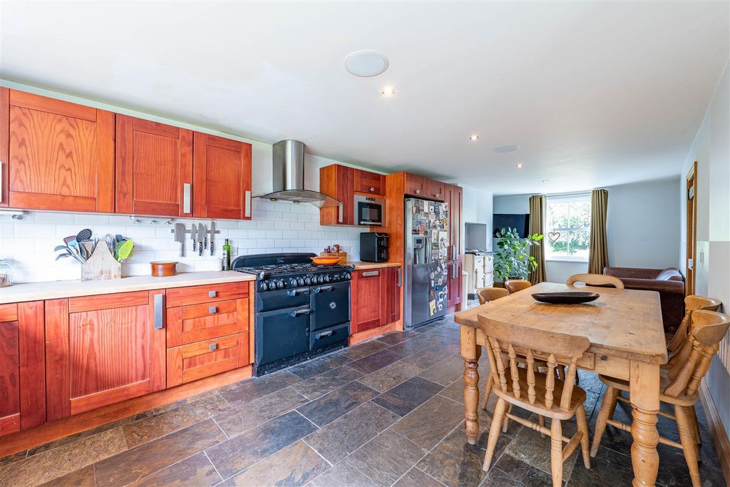Property photo 3 of 36 Kitchen/Dining Room