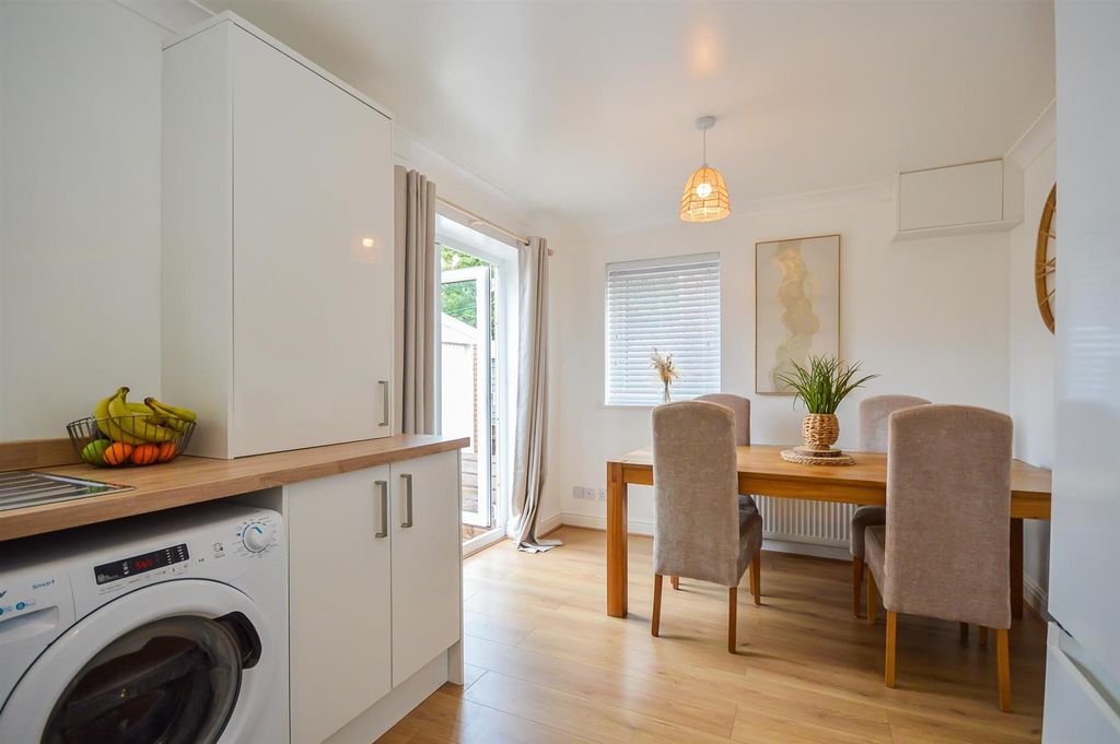 Property photo 3 of 10 Dining Kitchen