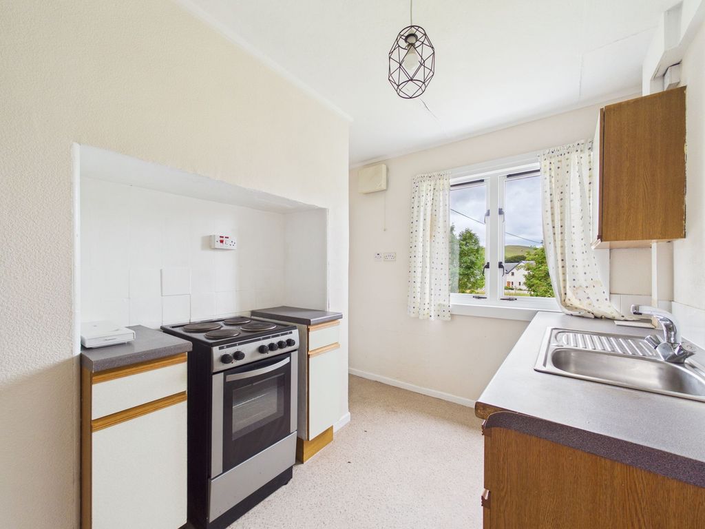 Property photo 3 of 13 Kitchen