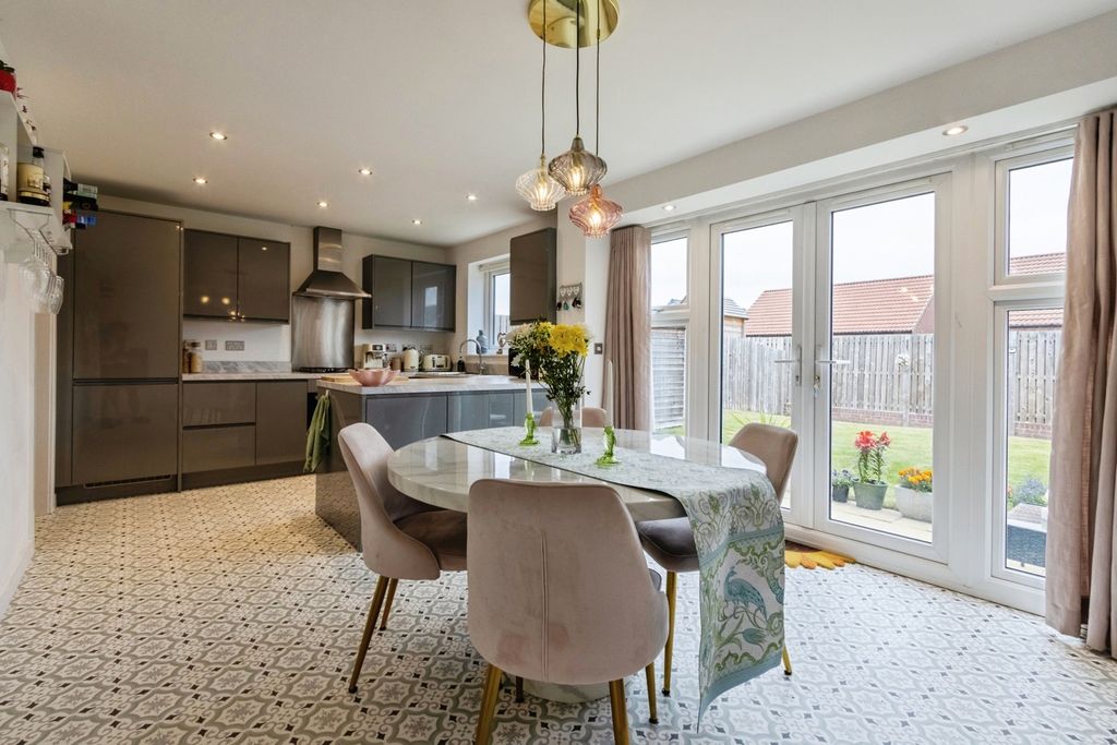 Property photo 3 of 19 Pbox-Img.Jpg