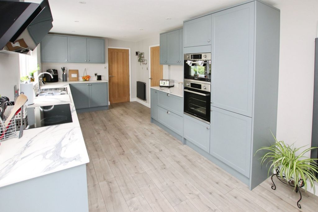 Property photo 2 of 24 4477292